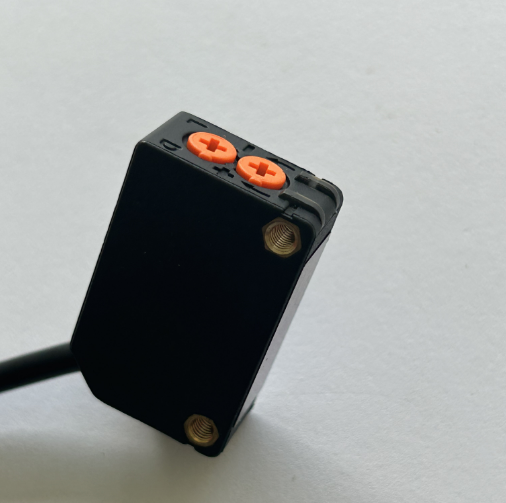 LEADOP  SL-MQ20/MQ20M8-N/P300-05/10/XX  红光漫反射式光电传感器